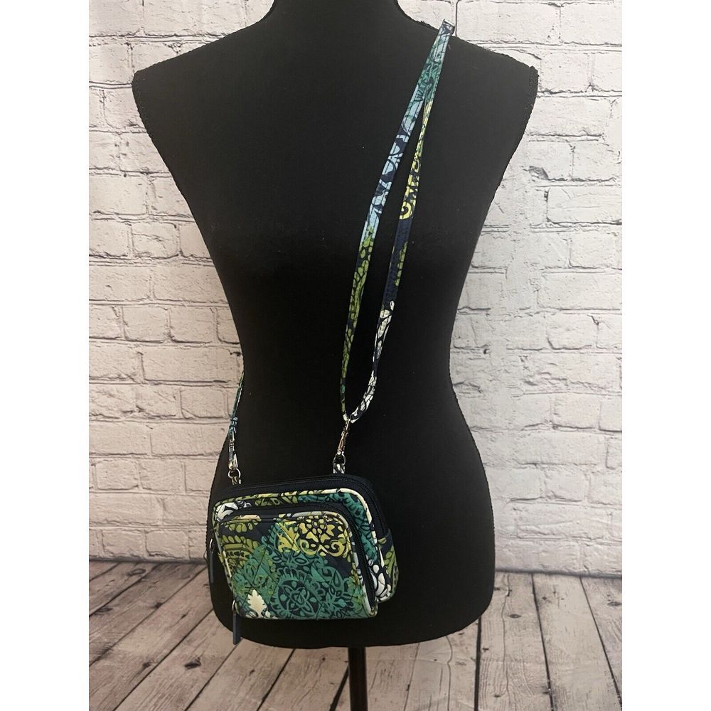Vera‎ Bradley Quilted All In One Blue/Green Floral  Cross Body/Wristlet Purse